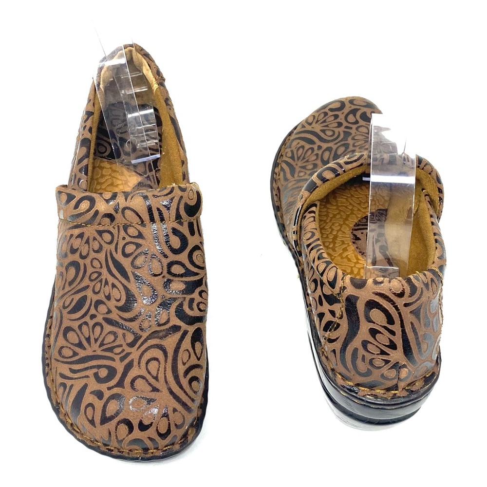 b.o.c. Clogs - Picture 7 of 7